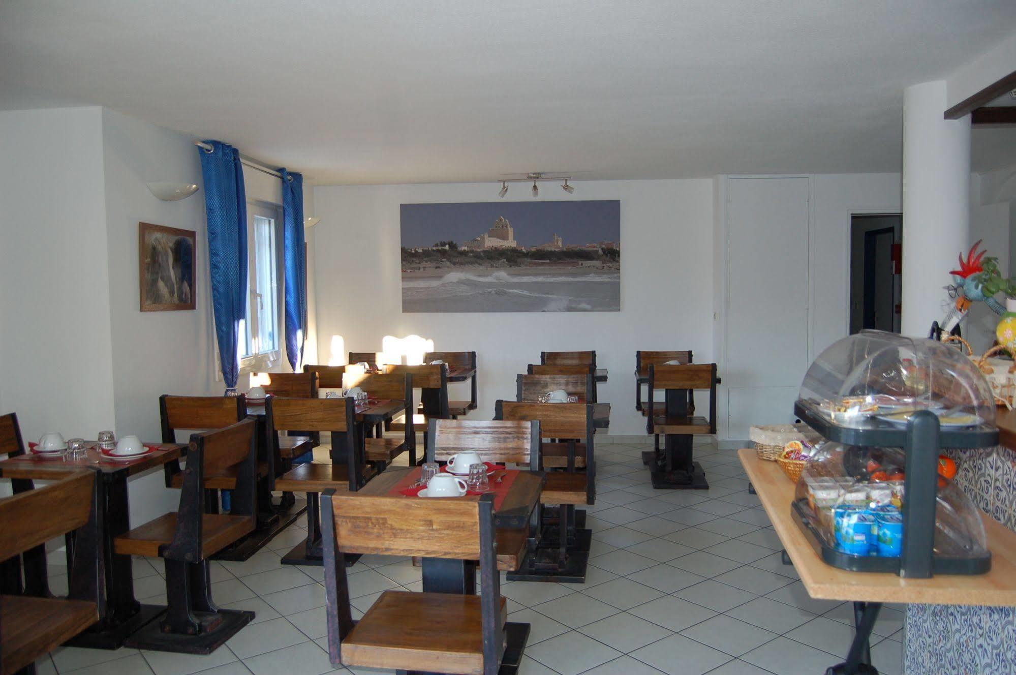 Hotel Les Arcades Saintes-Maries-de-la-Mer Exterior photo